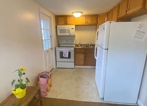 100 LYNDE ST