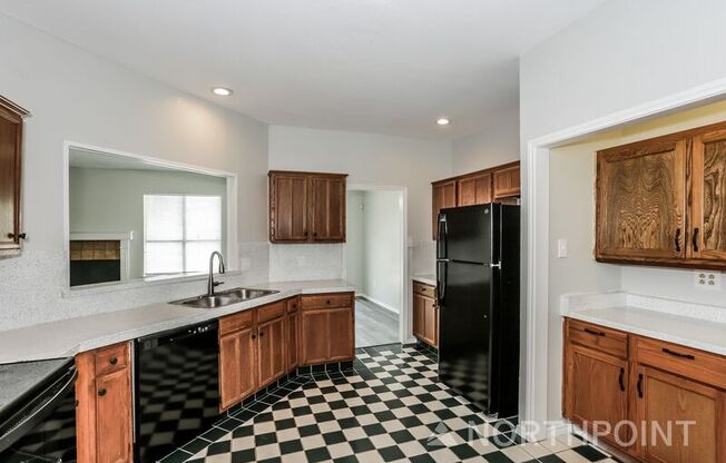 2313 ROANOKE CIR