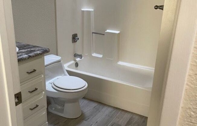 2 beds, 2 baths, $2,495, Unit Unit 390