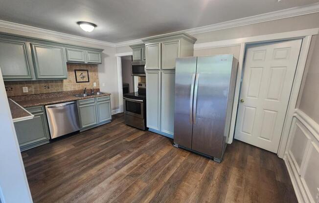 4 beds, 2 baths, 1,404 sqft, $1,850