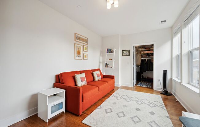 Two Bed Graduate Hospital Condo