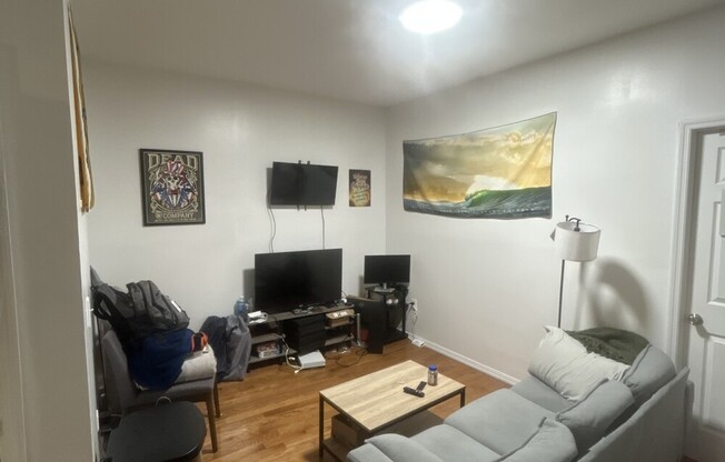 264 E 2 ST