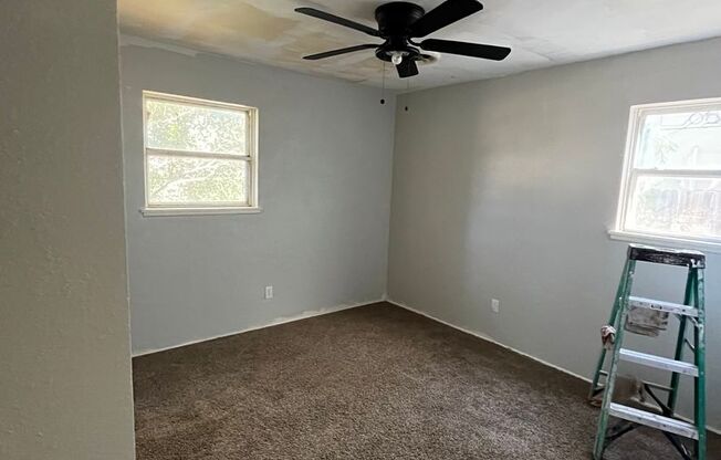 4 beds, 1 bath, $1,250