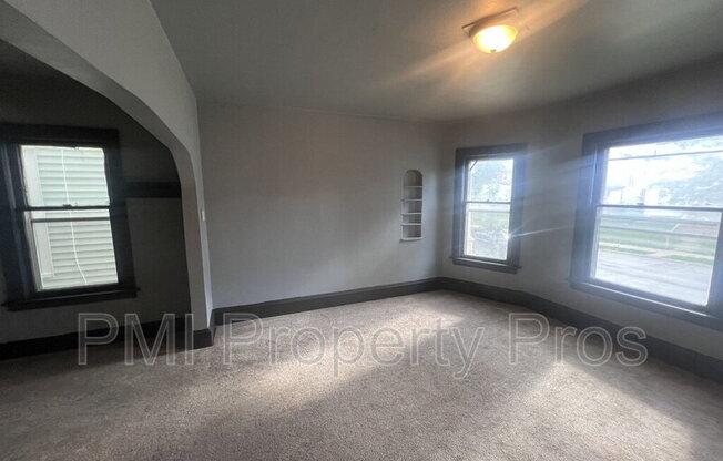 2530 N 37 ST