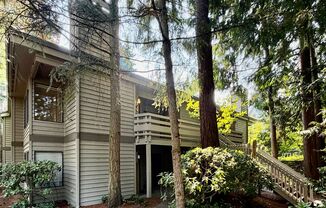 2 Bed / 2 Bath Downtown Bellevue condo $2,495/month
