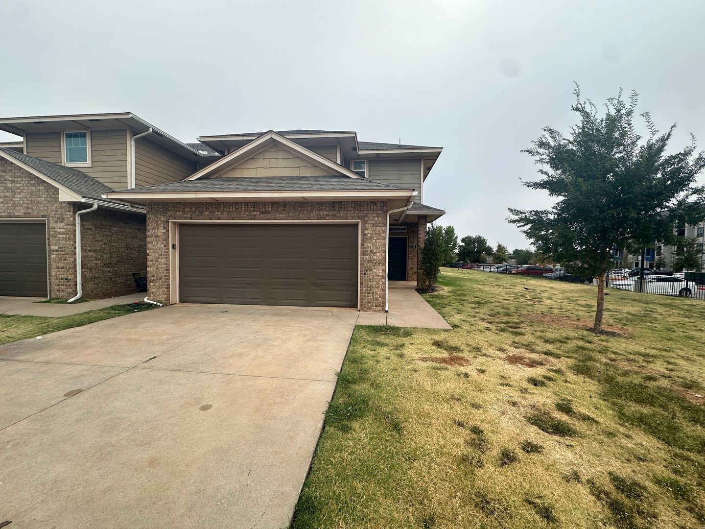 Perfect 3 Bedroom 2.5 Bathroom 2 Car Garage In Moore!