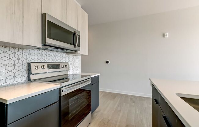 For Rent: Modern Urban Living at 115 W Hamburg – Your Ideal City Retreat Awaits!