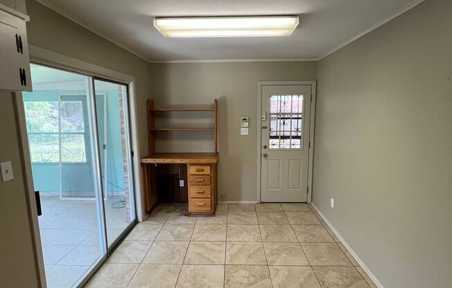 3 beds, 1 bath, $1,200