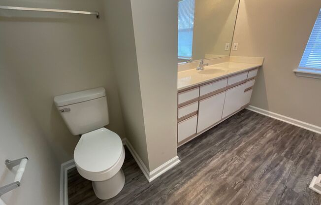 1 bed, 1 bath, 765 sqft, $1,075, Unit 2706-7