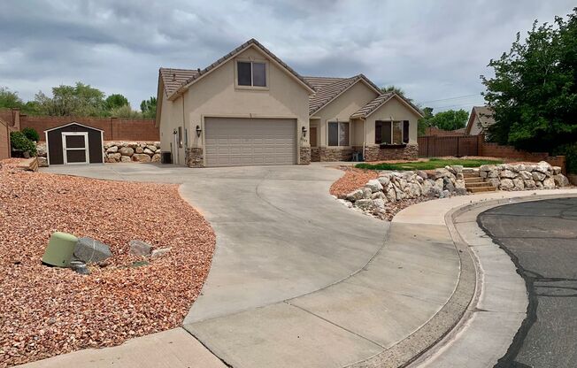 Pet-Friendly Four Bedroom Home with RV parking
