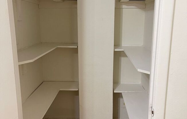 1 bed, 1 bath, 615 sqft, $650, Unit 28