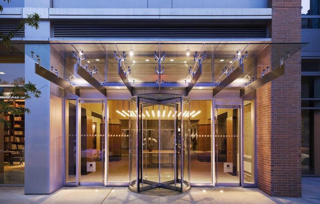 450 W 17 ST