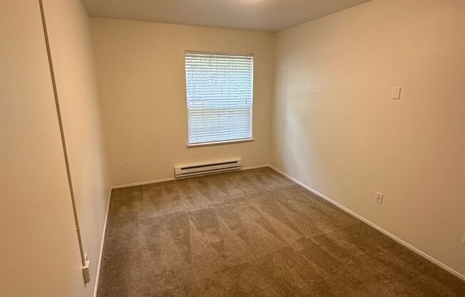 1 bed, 1 bath, 590 sqft, $1,600, Unit 108