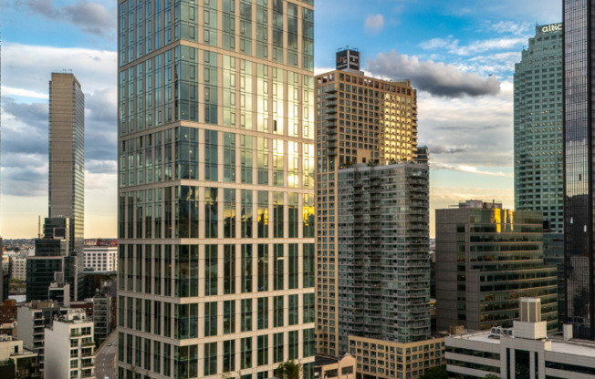 1 bed, 1 bath, $4,880, Unit 27E