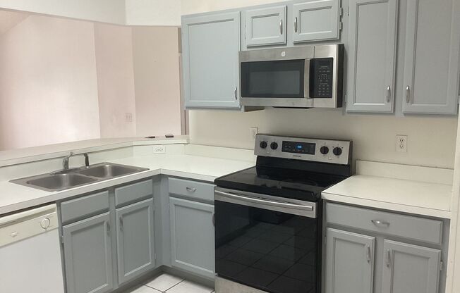 3 beds, 2 baths, $2,200