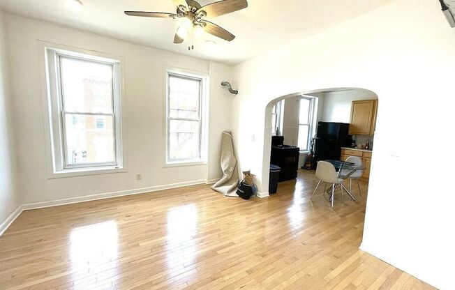 2000 S MAY ST