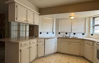 3 beds, 2 baths, $1,400