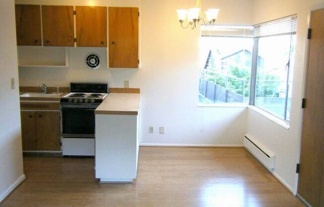 1 bed, 1 bath, 568 sqft, $1,450, Unit 4