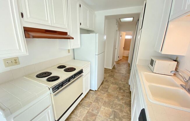2390 Grand Ave