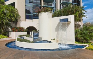 Honolulu Park Place/Stainless steel kitchen appliances/Ocean Views! 2/2/2 Pkg