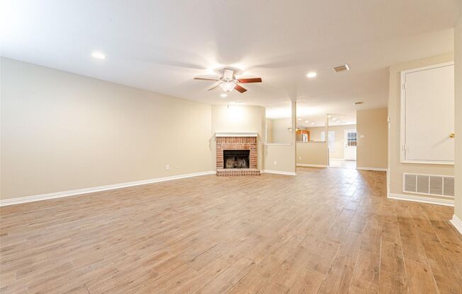 Gorgeous 3 Bedrooms House for rent in Keller!!!