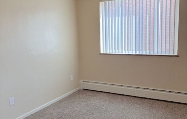 1 bed, 1 bath, 689 sqft, $1,400, Unit 8