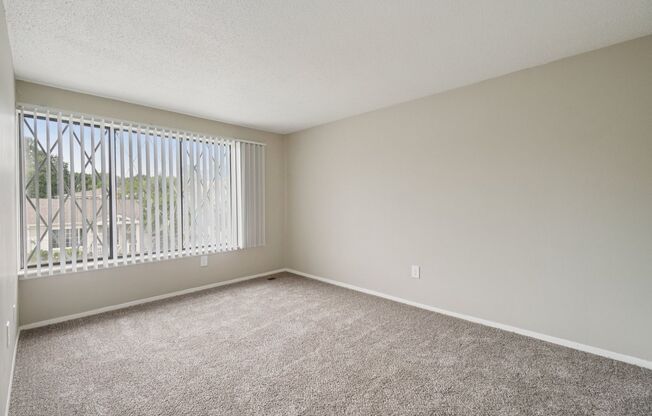 2 beds, 1.5 baths, 950 sqft, $1,590, Unit F106