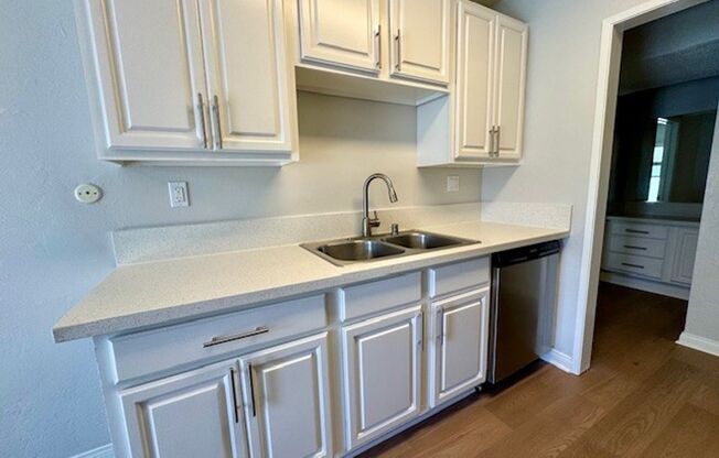 1 bed, 1 bath, 715 sqft, $2,460, Unit A059