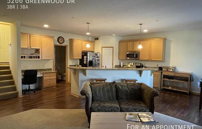 5266 GREENWOOD DR