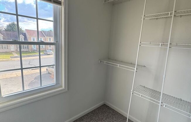 2 beds, 1 bath, $1,445