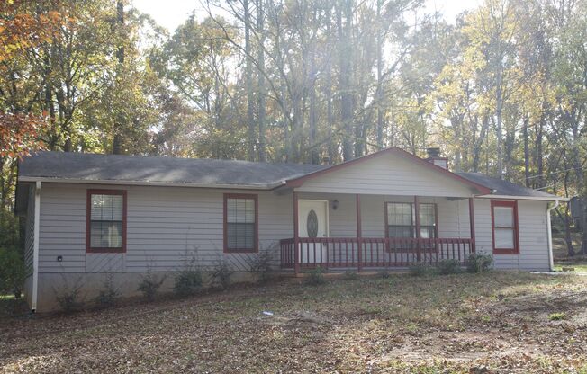 Charming 4-Bedroom 3bath Home with Spacious Backyard in Stockbridge!