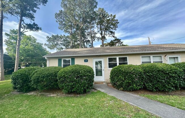 SEAGATE VILLAGE - Located off Greenville Avenue ~ Minutes to Wrightsville Beach!