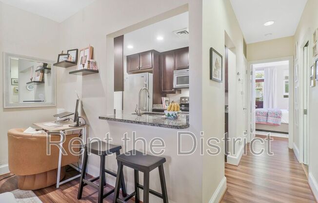 303 C ST SE