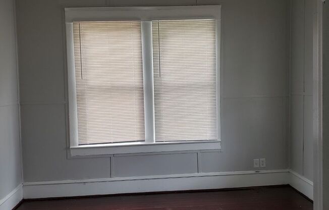 2 beds, 1 bath, $900