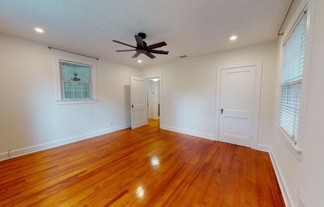 2 beds, 1 bath, $1,900