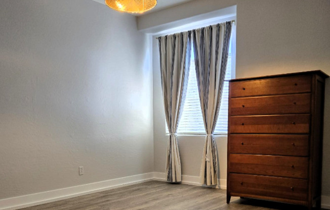 2320 W FRST PLEASANT PL