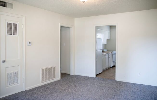 2 beds, 1 bath, 850 sqft, $695, Unit 721