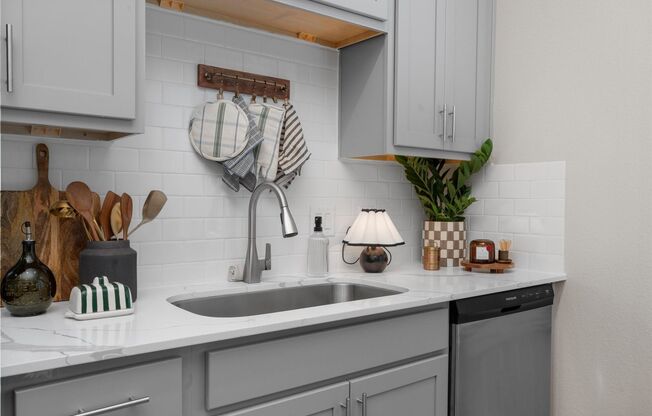 1 bed, 1 bath, 650 sqft, $1,300, Unit 402