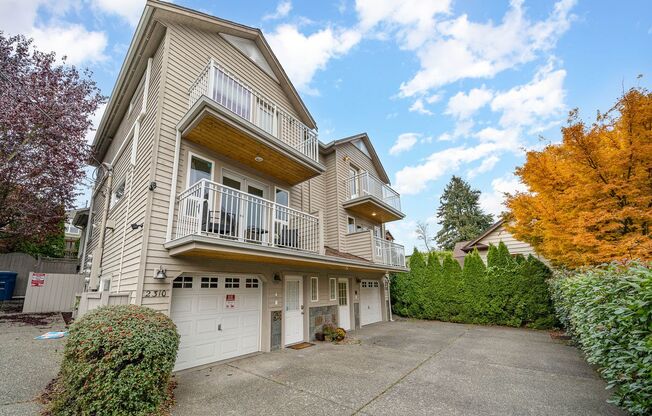 2Bd/2Ba Seattle Townhouse