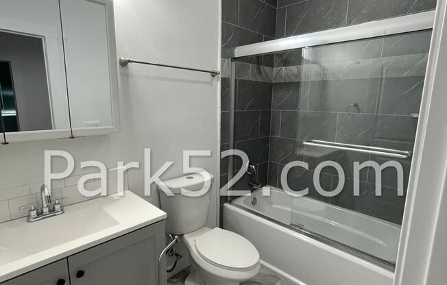 3 beds, 2 baths, $2,695, Unit 5102 N 9th St #A