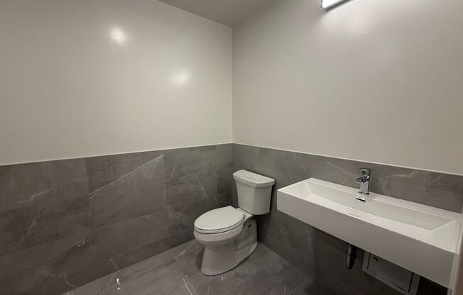 1 bed, 1 bath, 681 sqft, $2,425, Unit 952-303