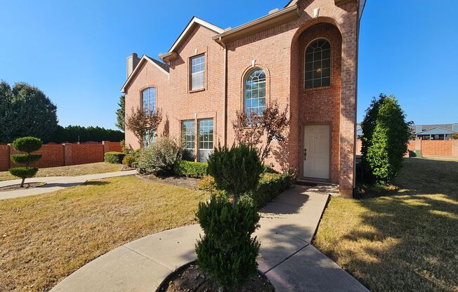 Stunning 3-bedroom, 2.5-bathroom duplex located in the vibrant city of Lewisville, TX