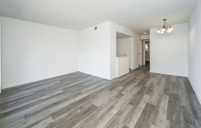 1 bed, 1 bath, 656 sqft, $875, Unit 18