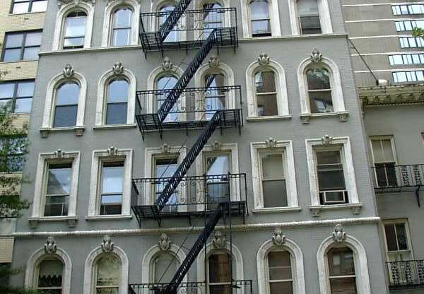 324 E 50 ST