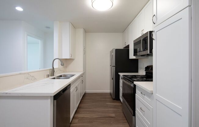 2 beds, 2 baths, 965 sqft, $2,895, Unit 219