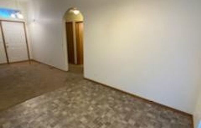 2523, 2559 W Apperson Dr