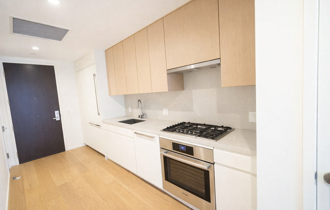 Studio, 1 bath, $2,195