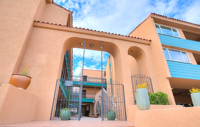 2 beds, 2 baths, 872 sqft, $1,195, Unit 10-A