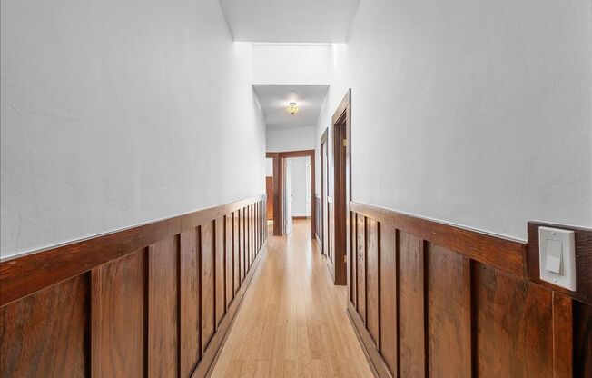 478 Central Ave #B - 1 Bedroom | 1 Bath | Upper unit