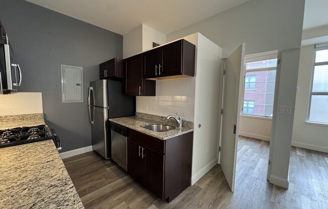 2 beds, 1 bath, 855 sqft, $4,200, Unit 518